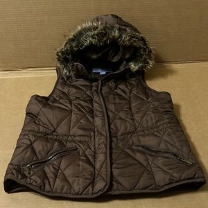 Women’s Quilt Polyester Hooded Vest. Size L